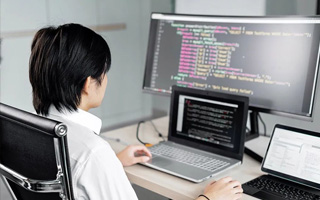 靖边 ,php声明和调用变量的符号是什么？
